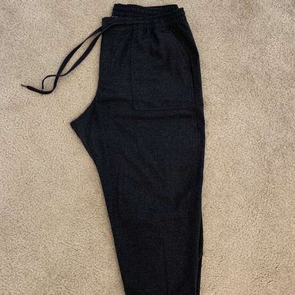 Like New Grey Capris - Picture 8 of 11